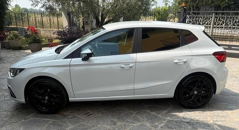 Usata Seat Ibiza Business 80 CV (58 kW) 2018 Bianco Utilitaria