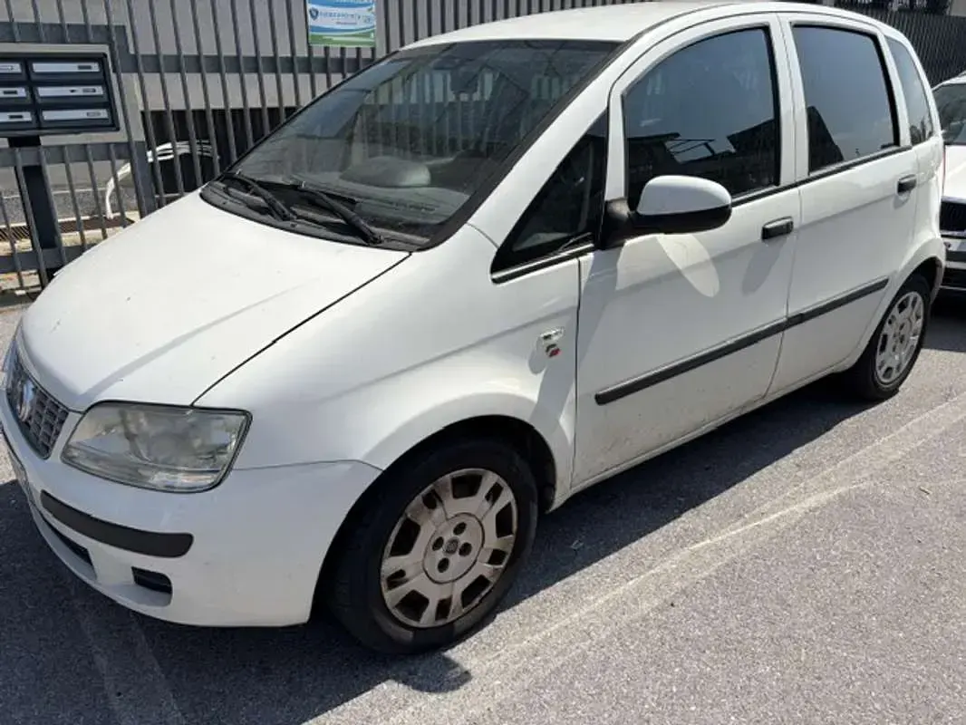 Usata Fiat Idea Dynamic 95 CV (69 kW) 2011 Argento Monovolume