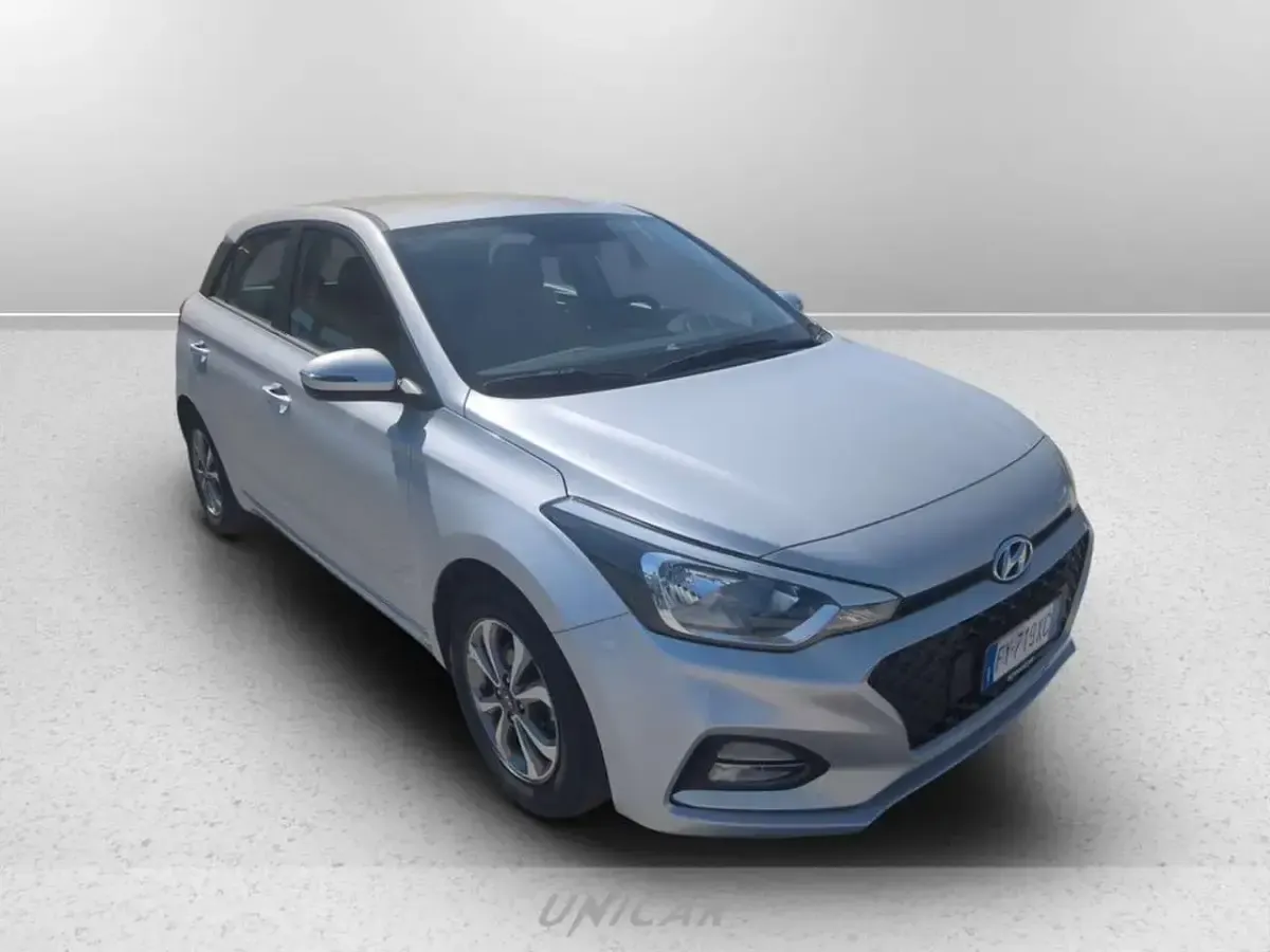 Usata Hyundai i20 75 CV (55 kW) 2019 Grigio Utilitaria
