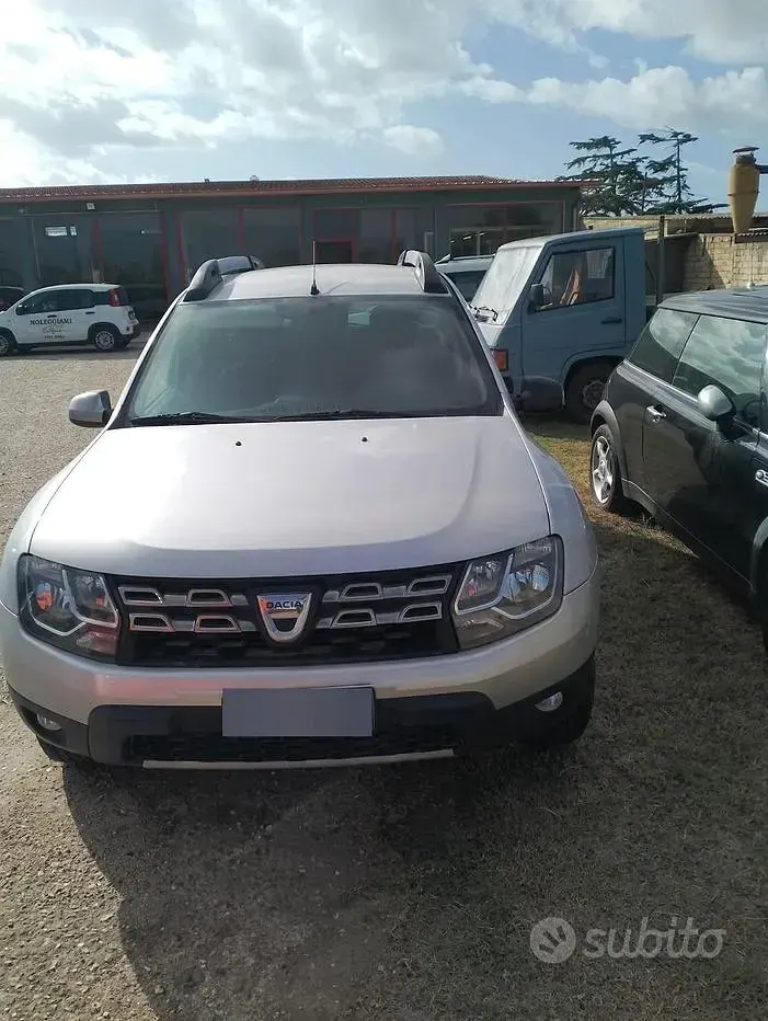 Usata Dacia Duster Lauréate 109 CV (80 kW) 2015 Grigio SUV