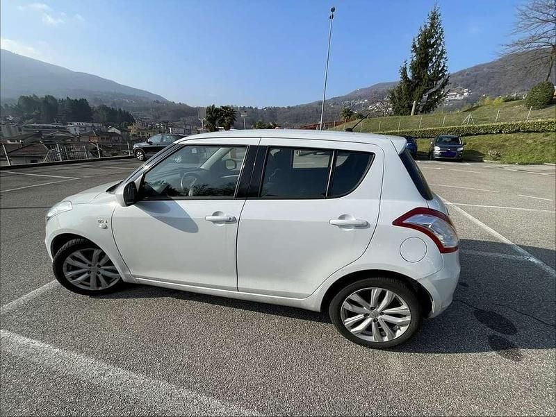 Usata Suzuki Swift 75 CV (55 kW) 2015 Bianco Utilitaria