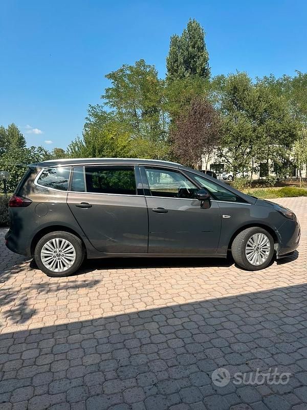 Usata Opel Zafira Tourer 150 CV (110 kW) 2015 Grigio Monovolume