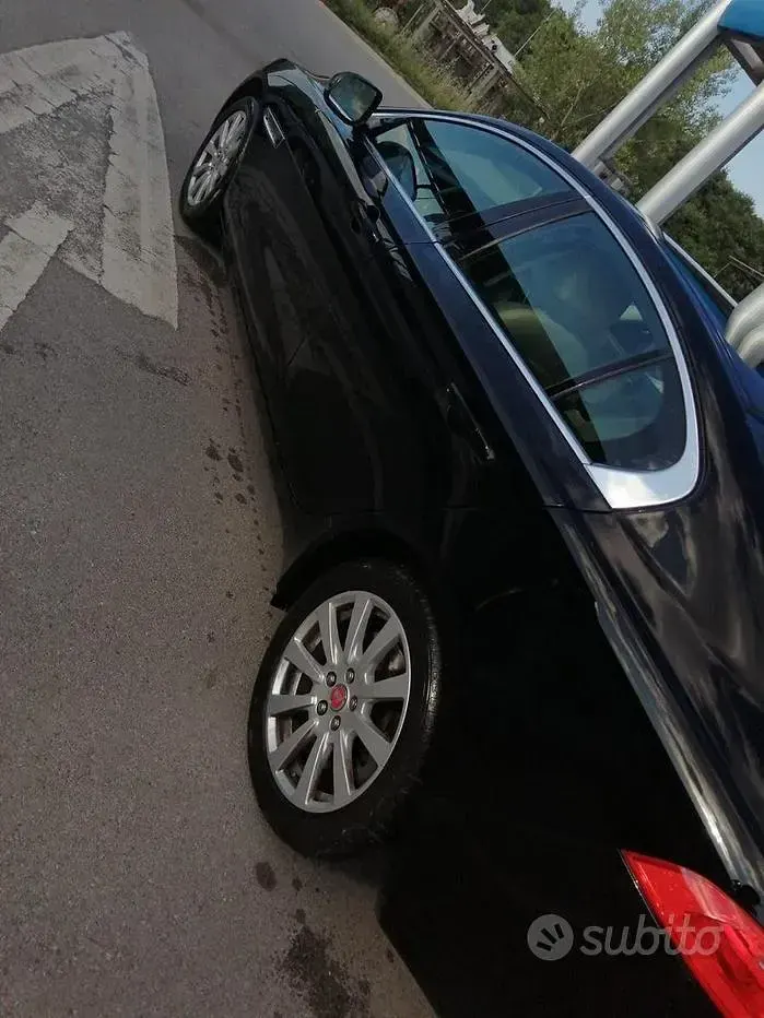 Usata Jaguar XE 180 CV (132 kW) 2016 Nero Berlina