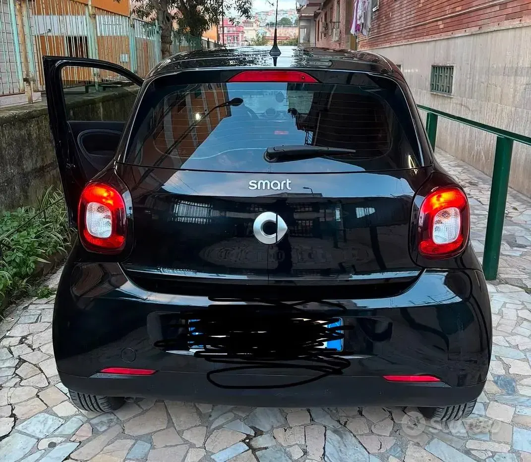 Usata Smart ForFour 75 CV (55 kW) 2015 Nero Utilitaria