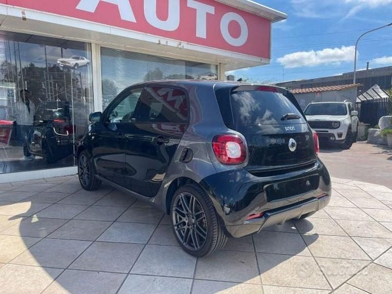 Usata Smart ForFour Brabus 90 CV (66 kW) 2016 Nero Utilitaria