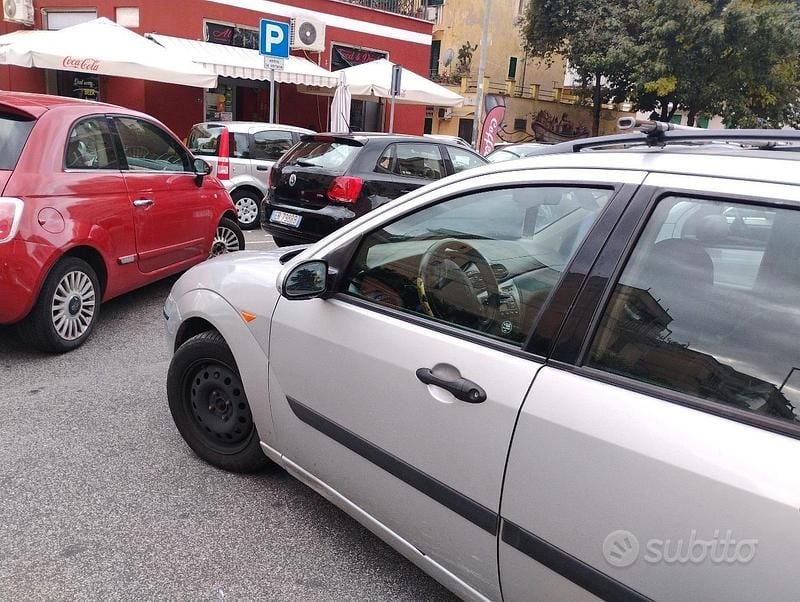 Usata Ford Focus 110 CV (80 kW) 2002 Grigio Station wagon