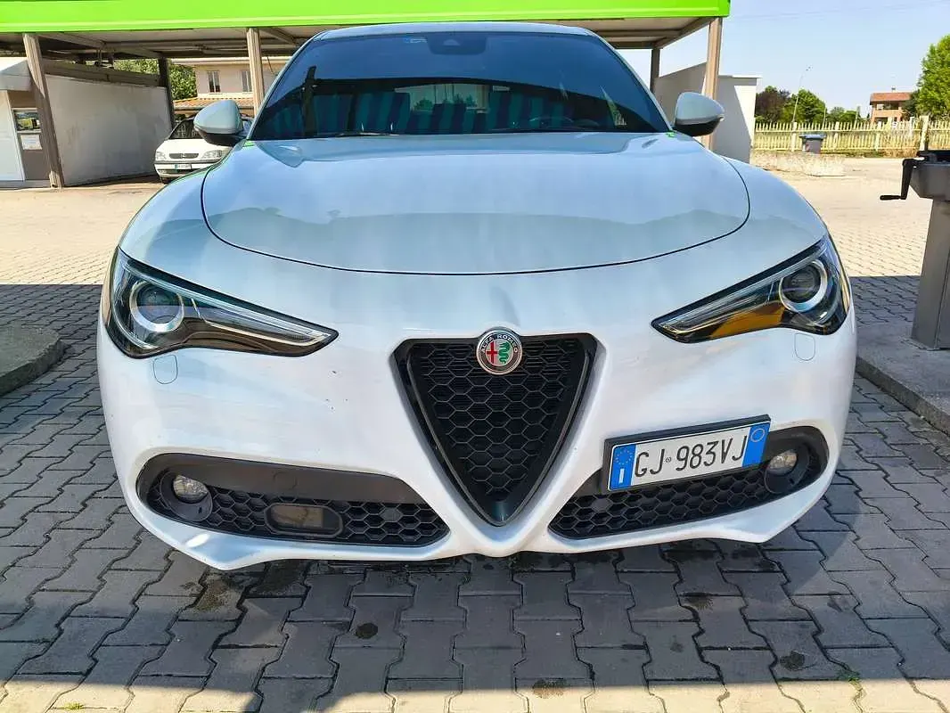 Usata Alfa Romeo Stelvio Sprint 190 CV (139 kW) 2022 Bianco SUV
