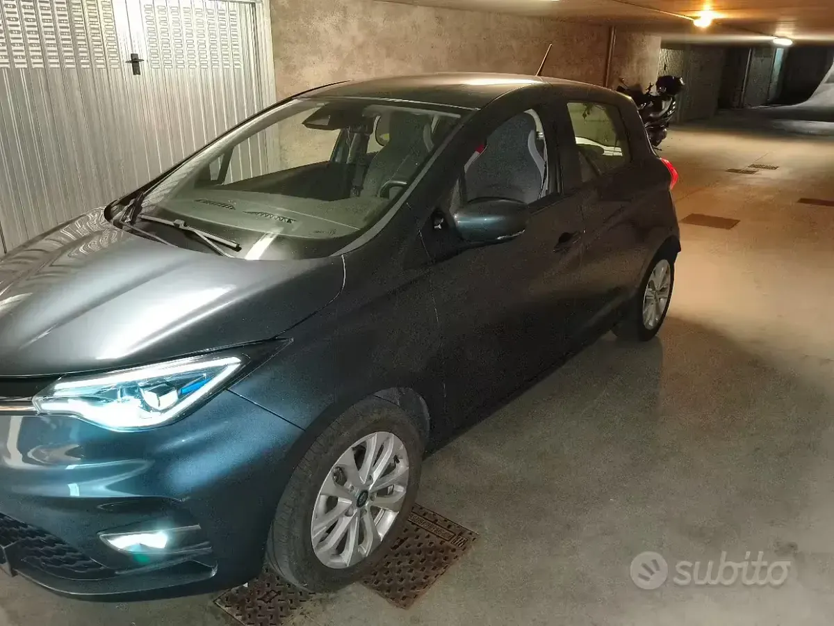Usata Renault Zoe Zen 50 kW (69 CV) 2020 Grigio Utilitaria