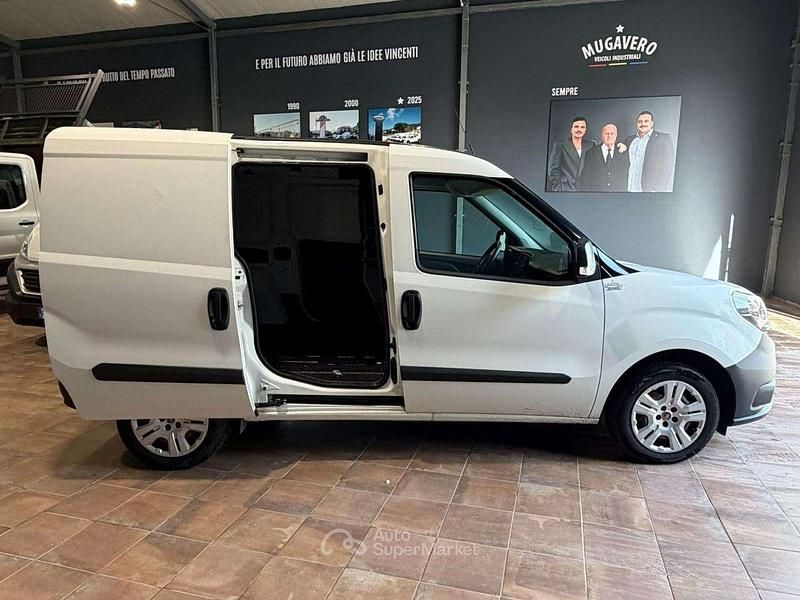 Usado Fiat Doblò 105 HP (77 kW) 2021 Branco Monovolume