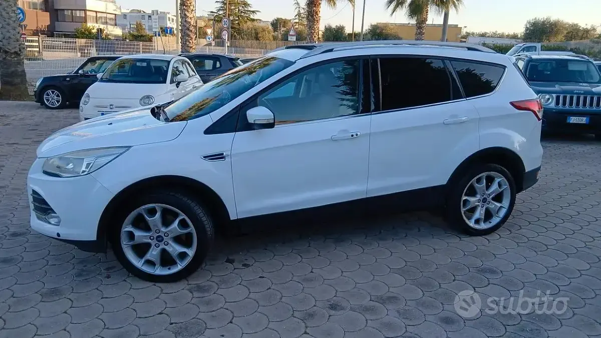 Usata Ford Kuga 140 CV (102 kW) 2013 Bianco SUV
