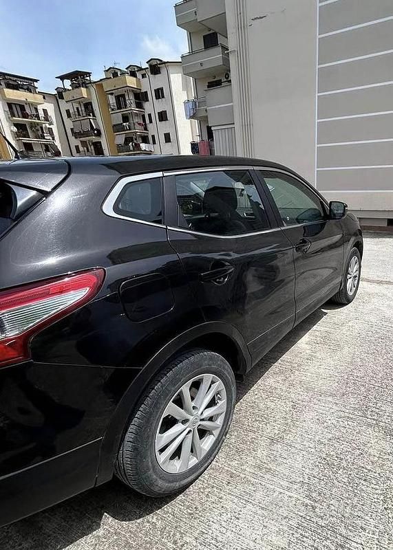 Nero Usata 2016 Nissan Qashqai SUV | 11.500 € (Ottimo prezzo) - Immagine 1/4