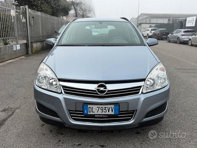 Usata Opel Astra Enjoy 116 CV (85 kW) 2008 Grigio Station wagon