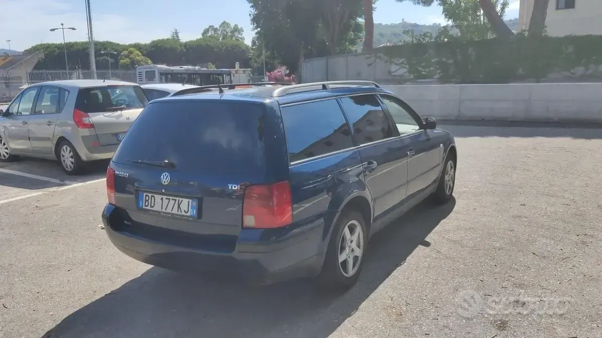Usata VW Passat 110 CV (80 kW) 1999 Bluazzurro Station wagon