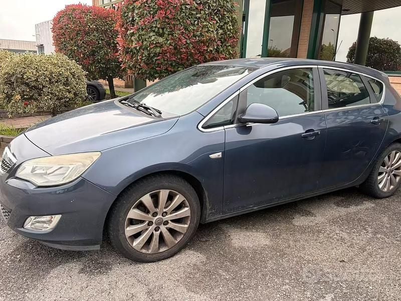 Usata Opel Astra 125 CV (91 kW) 2010 Berlina
