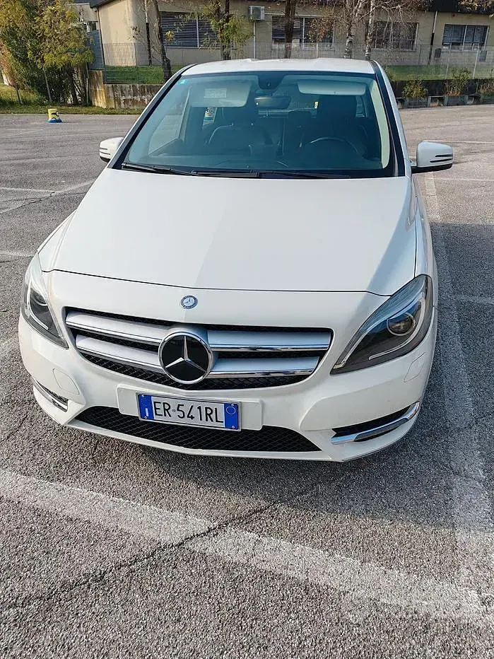 Usata Mercedes B180 2013 Bianco Utilitaria