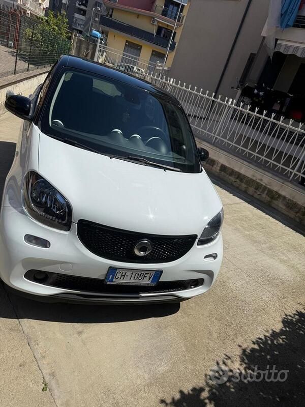 Usata Smart ForFour 71 CV (52 kW) 2019 Bianco Utilitaria