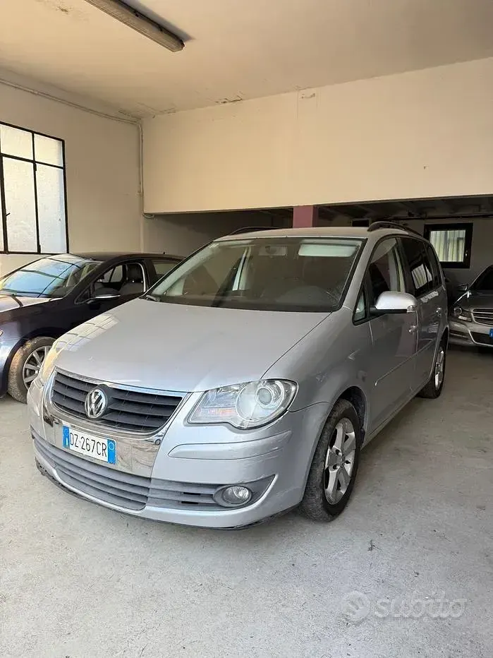 Usata VW Touran Conceptline 150 CV (110 kW) 2009 Grigio Monovolume