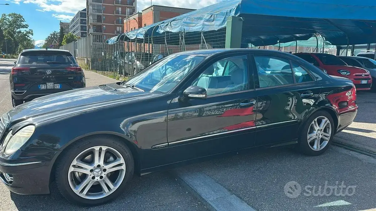 Usata Mercedes E320 Avantgarde 224 CV (164 kW) 2007 Nero Berlina