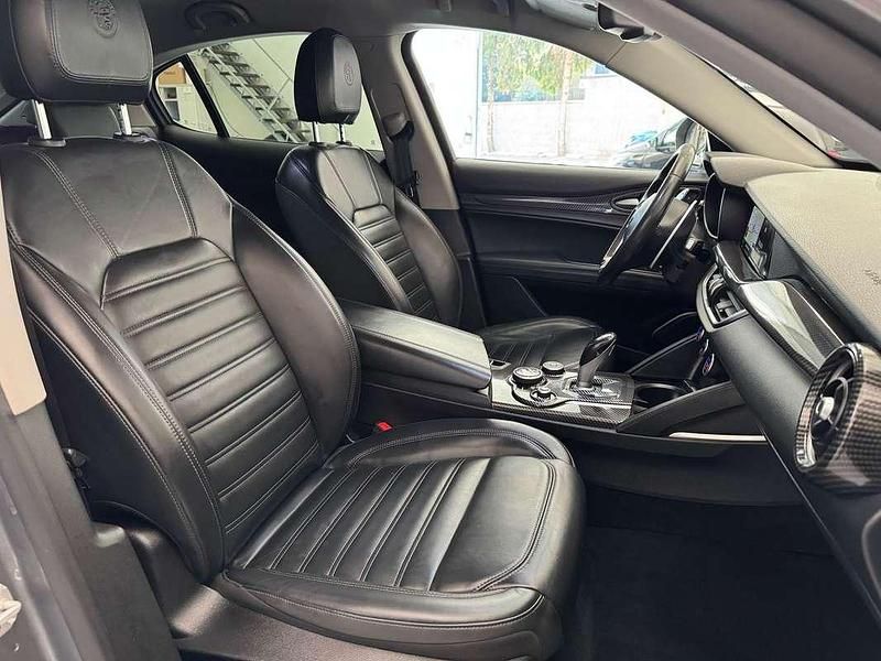 Usata Alfa Romeo Stelvio Super 280 CV (205 kW) 2017 Grigio SUV
