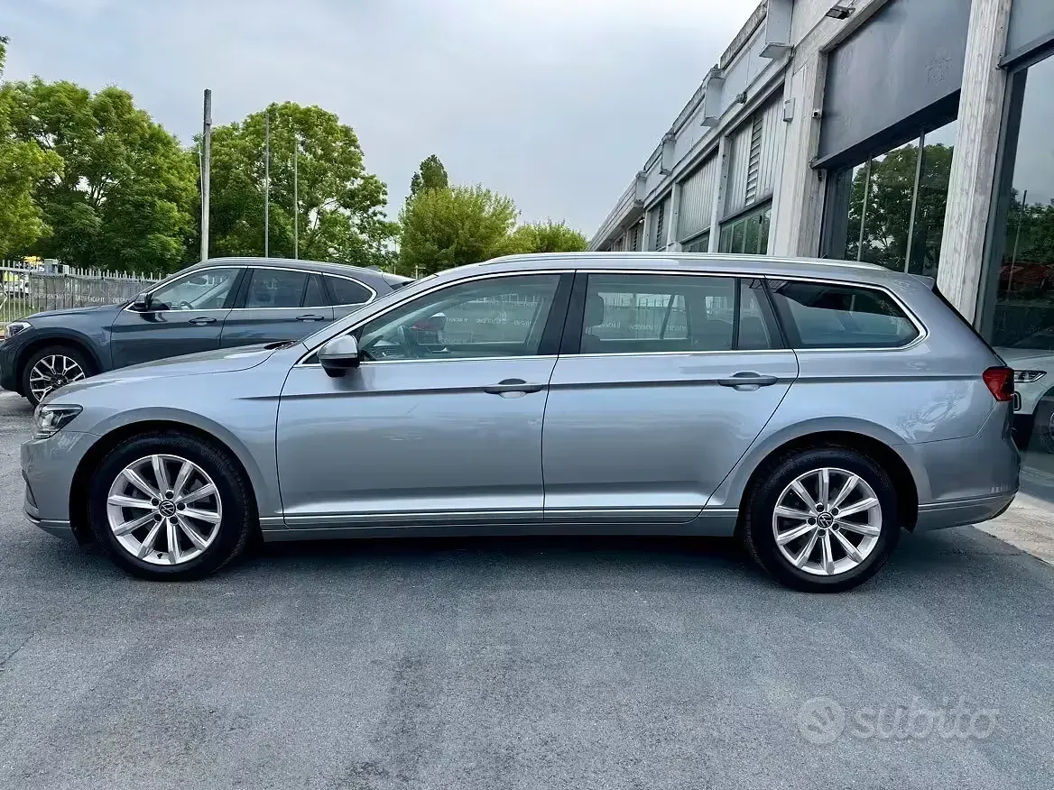 Usata VW Passat Business 150 CV (110 kW) 2022 Grigio Station wagon