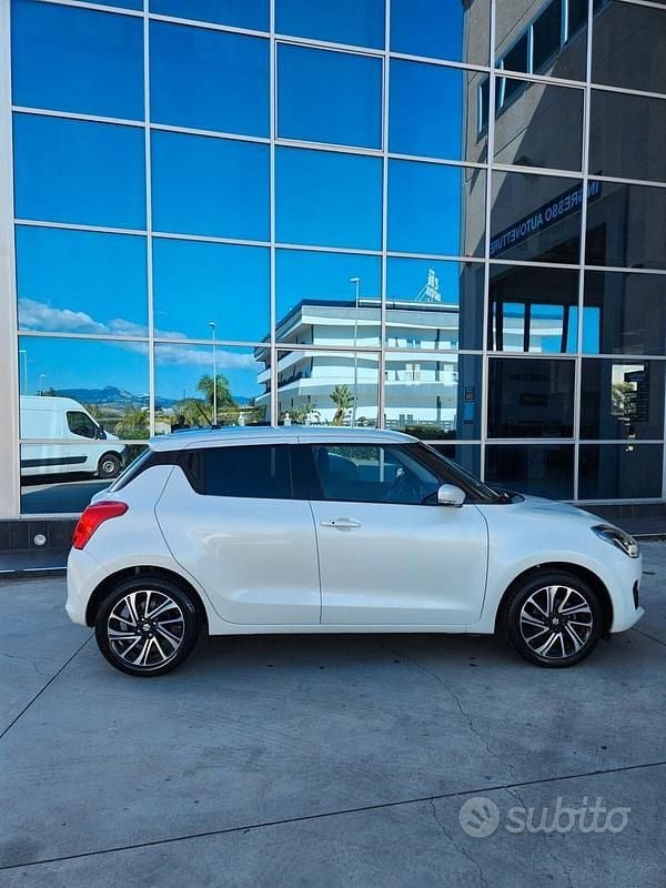 Usata Suzuki Swift 82 CV (60 kW) 2020 Bianco Utilitaria