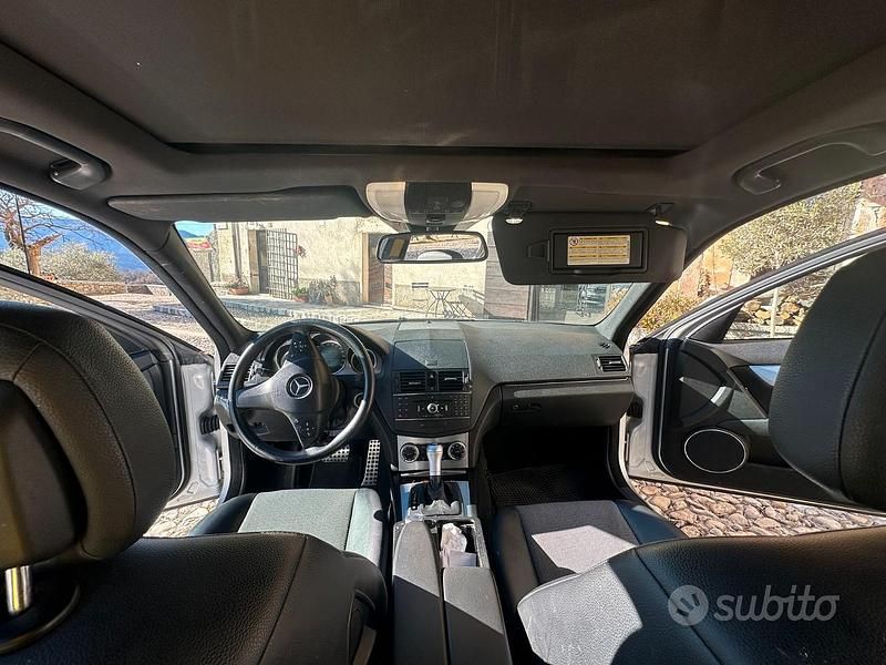 Begagnad Mercedes C220 Avantgarde 170 HK (125 kW) 2009 Grå Sedan