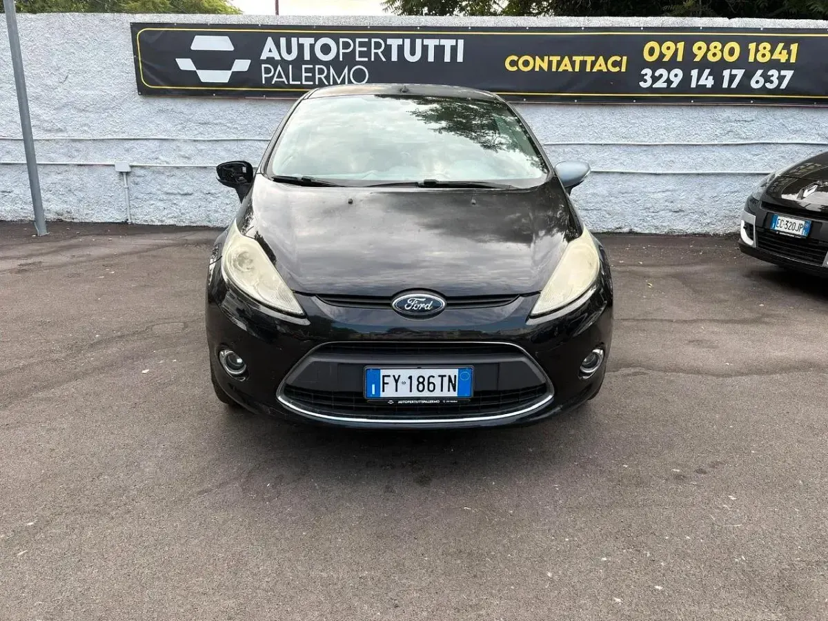 Usata Ford Fiesta Titanium 95 CV (69 kW) 2009 Viola Berlina