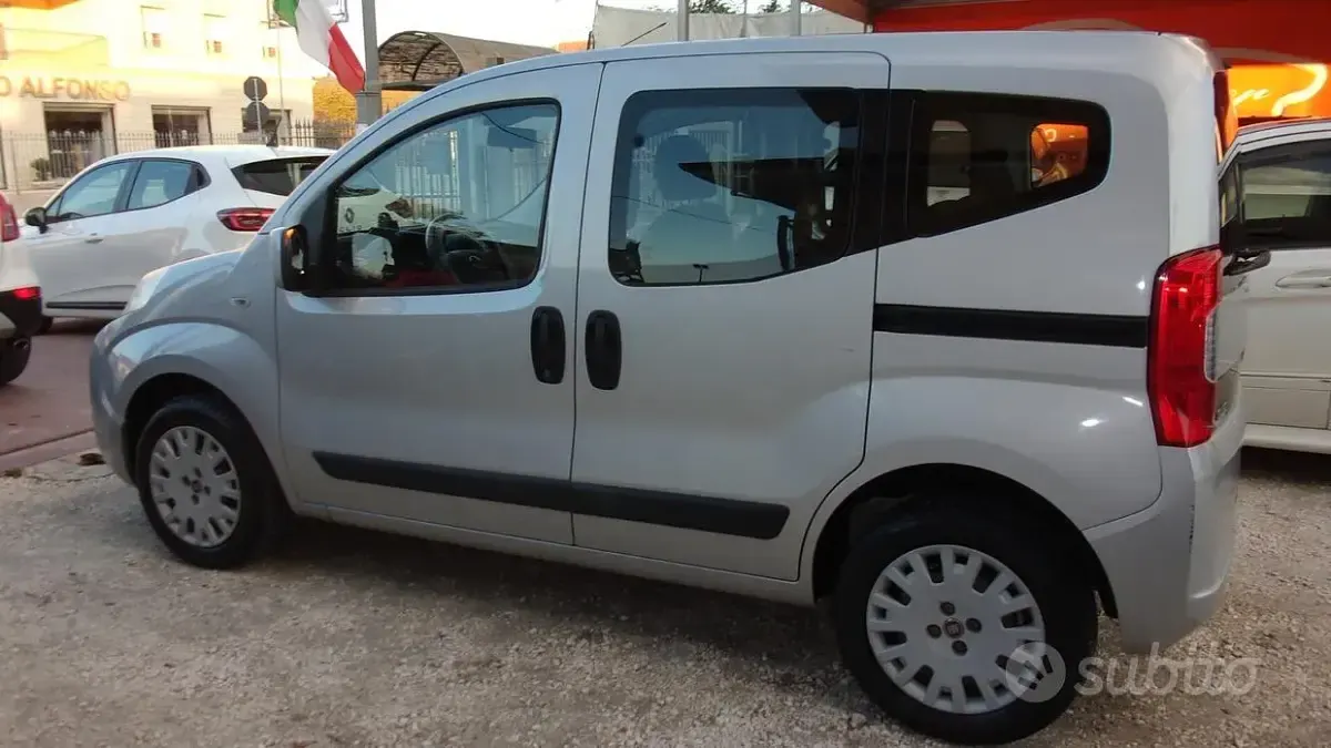 Begagnad Fiat Qubo Dynamic 80 HK (58 kW) 2016 Grå Minibuss