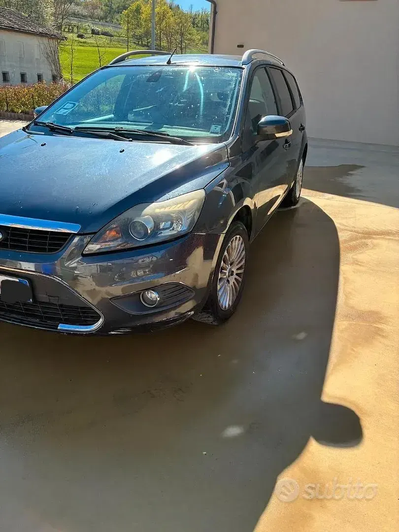 Usata Ford Focus Titanium 115 CV (84 kW) 2012 Blu Station wagon