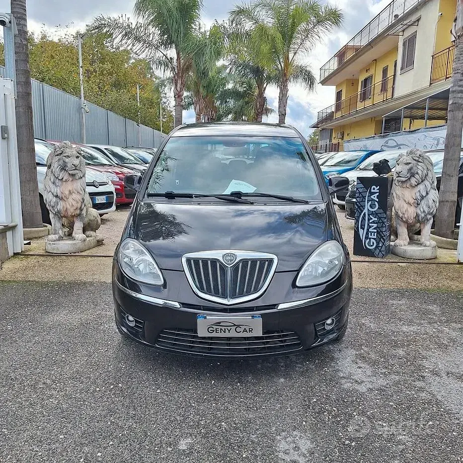 Usata Lancia Musa 90 CV (66 kW) 2010 Nero Monovolume