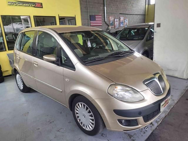 Usata Lancia Musa 95 CV (69 kW) 2005 Oro Monovolume