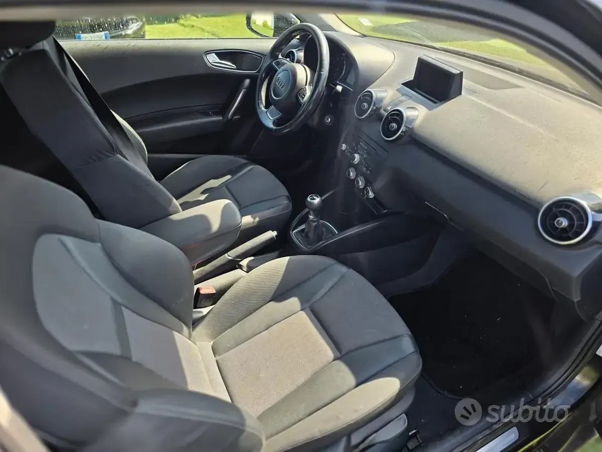 Usata Audi A1 122 CV (89 kW) 2012 Nero Utilitaria
