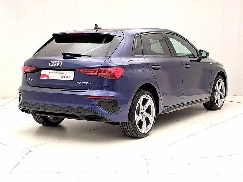 Usata Audi A3 S-Line 2021 Blu Berlina