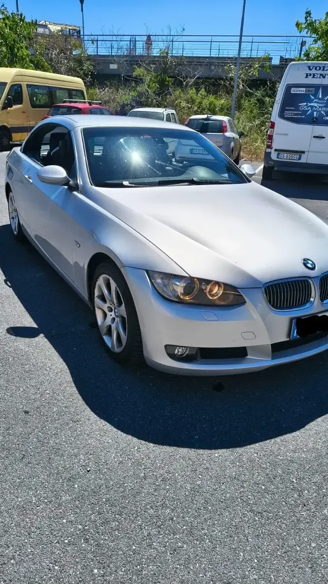 Usata BMW 325 217 CV (159 kW) 2008 Argento Cabrio