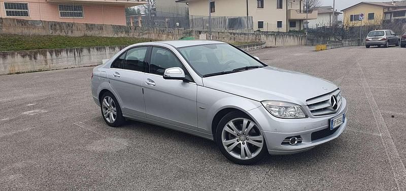 Begagnad Mercedes C220 Avantgarde 170 HK (125 kW) 2008 Sedan