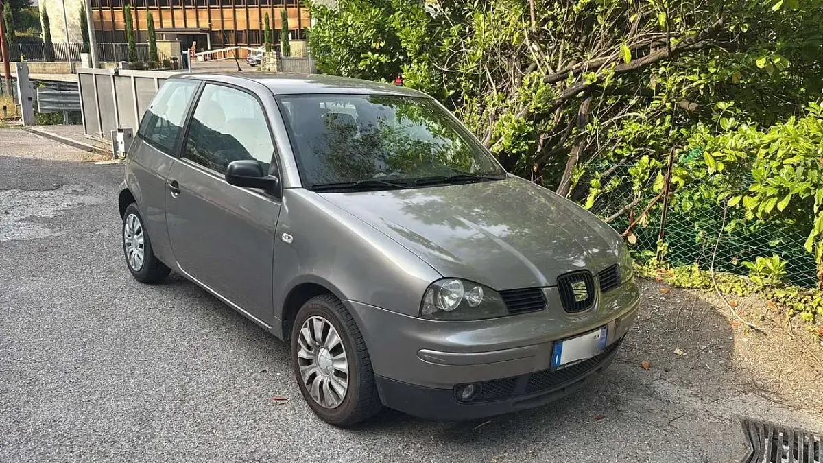Usata Seat Arosa 50 CV (36 kW) 2004 Grigio Utilitaria