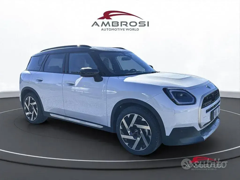 Usata Mini Cooper Countryman Favoured 150 kW (204 CV) 2025 Bianco SUV