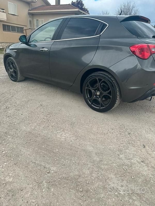 Usata Alfa Romeo Giulietta 170 CV (125 kW) 2011 Utilitaria