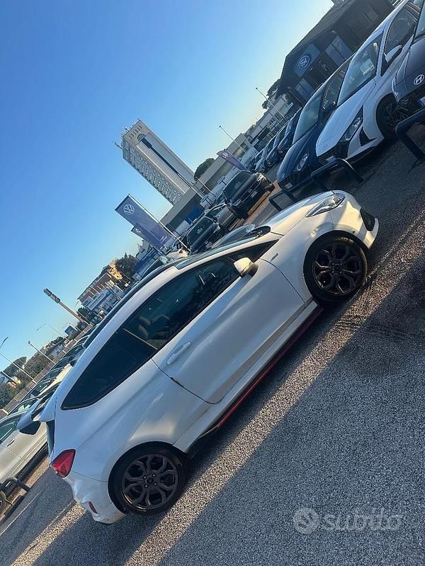 Bianco Usata 2018 Ford Fiesta ST-Line Utilitaria | 5500 € - Immagine 1/4