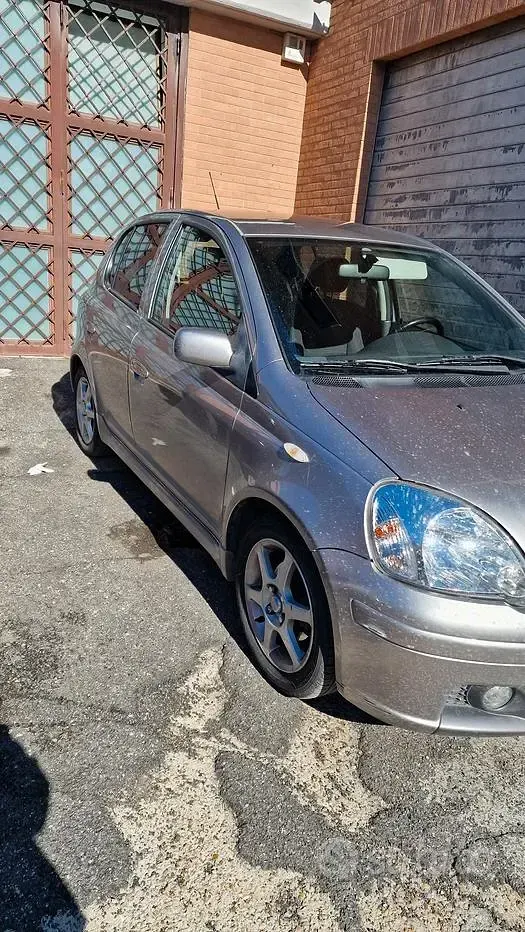Usata Toyota Yaris 105 CV (77 kW) 2025 Marrone Utilitaria