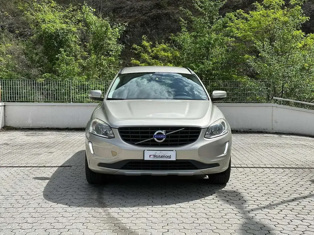 Usata Volvo XC60 150 CV (110 kW) 2016 Beige SUV