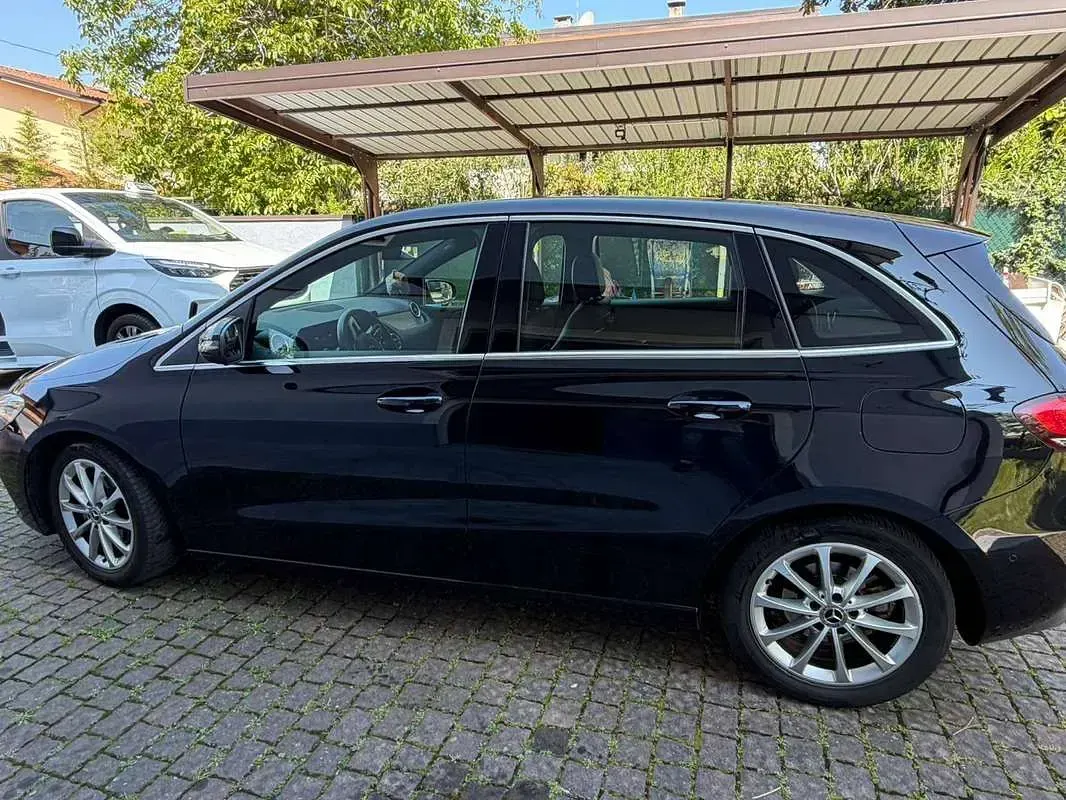Occasion Mercedes B180 Executive 136 PK (100 kW) 2019 Zwart MPV