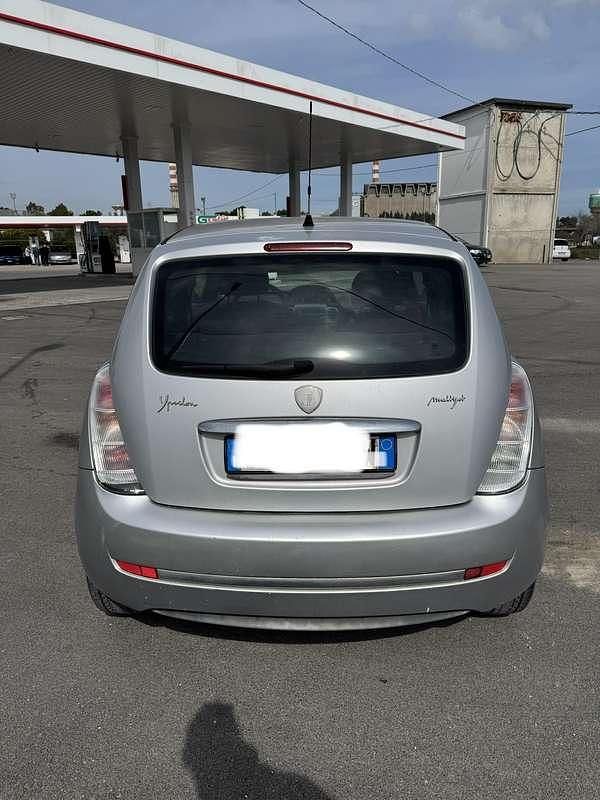 Usata Lancia Ypsilon 75 CV (55 kW) 2008 Argento Utilitaria