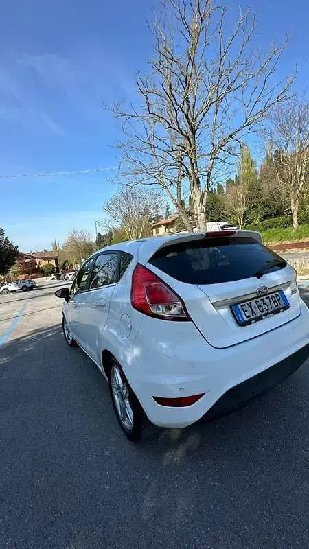 Usata Ford Fiesta Titanium 75 CV (55 kW) 2014 Utilitaria