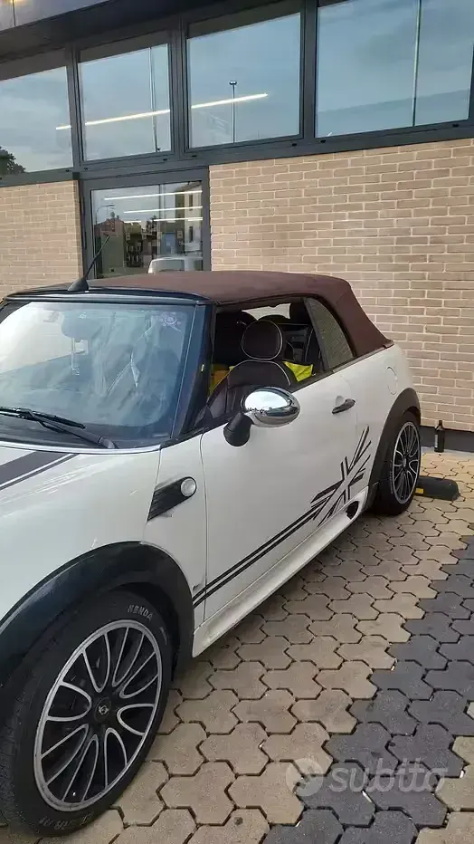 Usata Mini Cooper Cabriolet 120 CV (88 kW) 2009 Bianco Cabrio