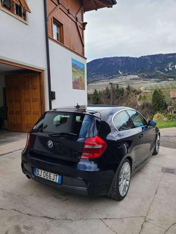 Usata BMW 120 Sport Line 163 CV (119 kW) 2007 Nero Utilitaria