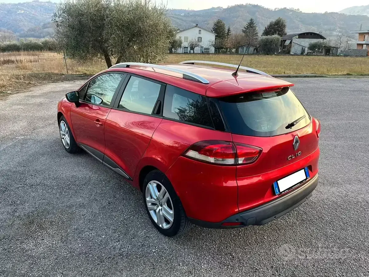 Begagnad Renault Clio GrandTour Business 75 HK (55 kW) 2019 Röd Kombi