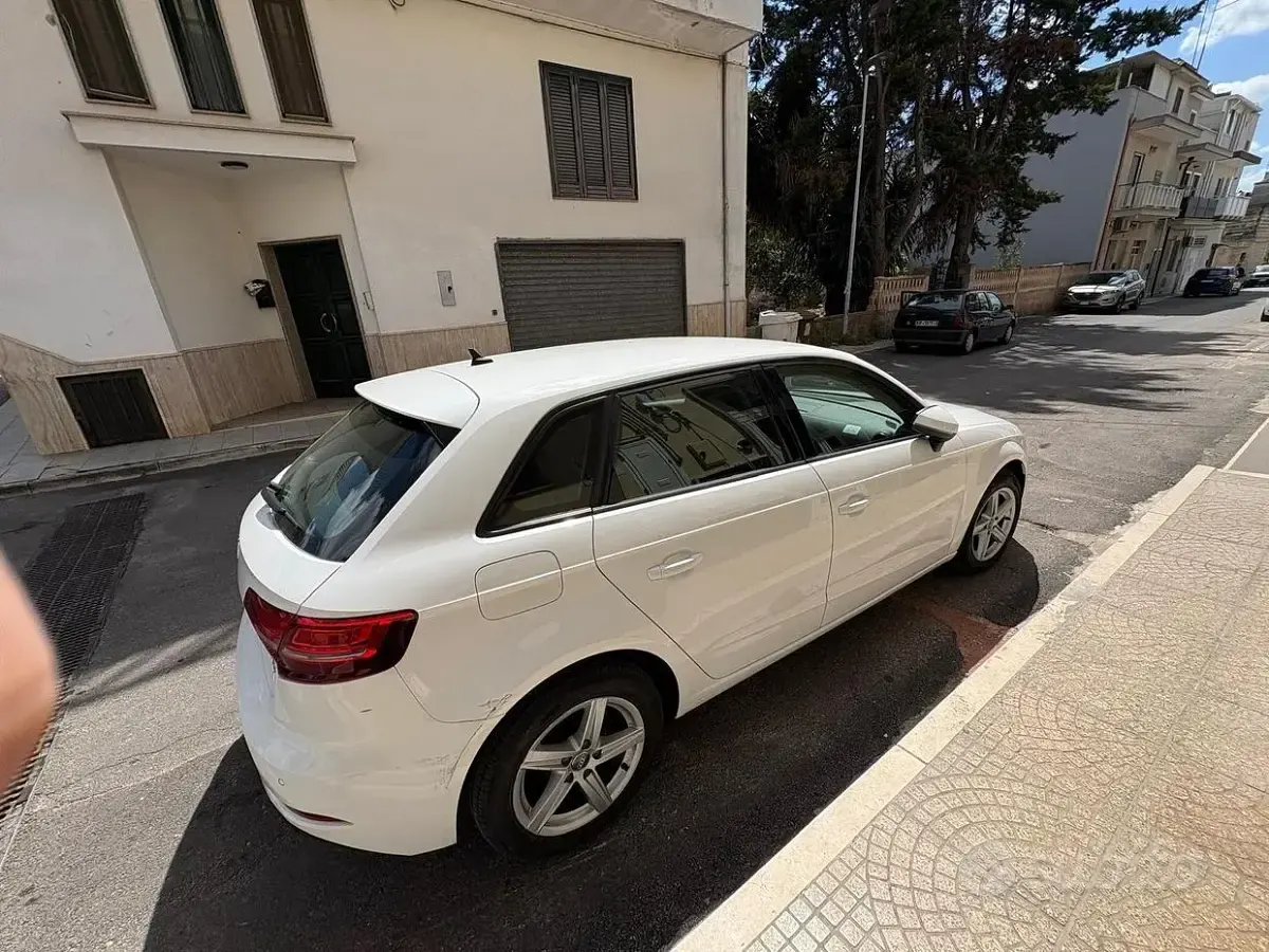 Gebraucht Audi A3 110 PS (80 kW) 2019 Weiß Limousine