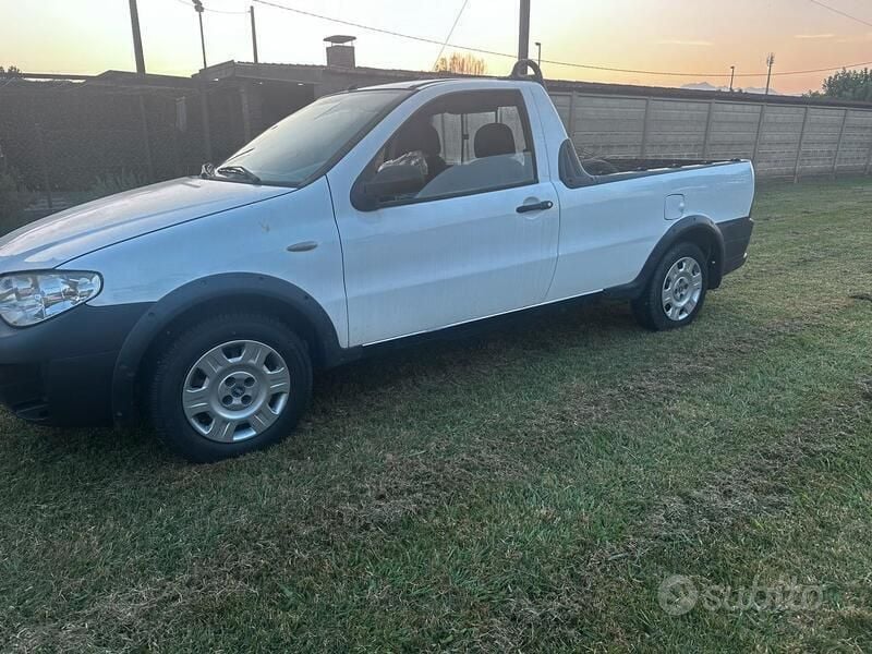 Usata 2010 Fiat Strada Pick-up | 6990 € (Ottimo prezzo) - Immagine 1/4