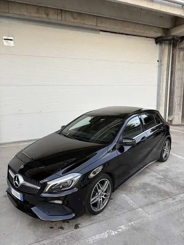 Usata Mercedes A180 Premium 109 CV (80 kW) 2017 Berlina